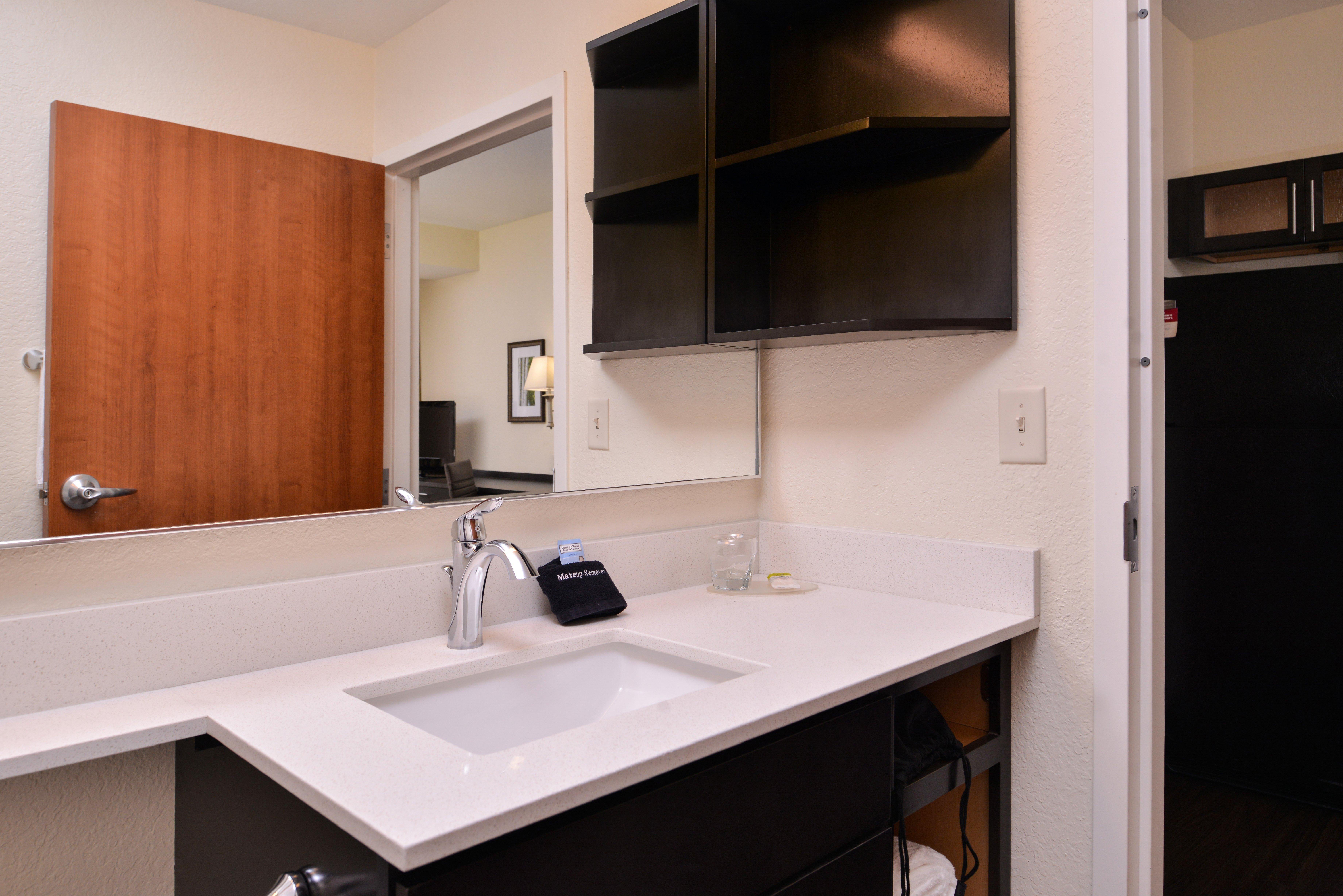 Candlewood Suites Terre Haute By Ihg Exterior photo