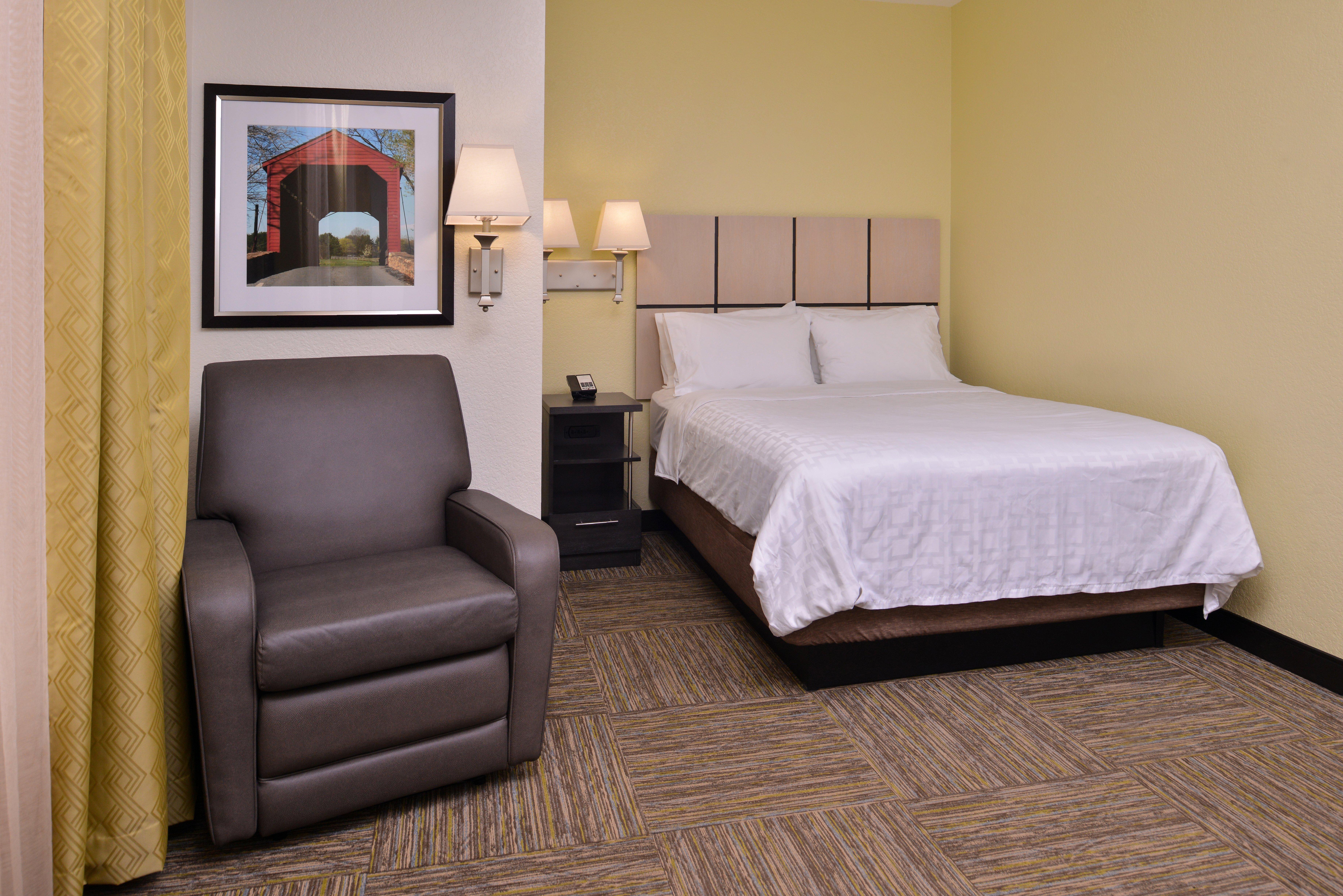 Candlewood Suites Terre Haute By Ihg Exterior photo
