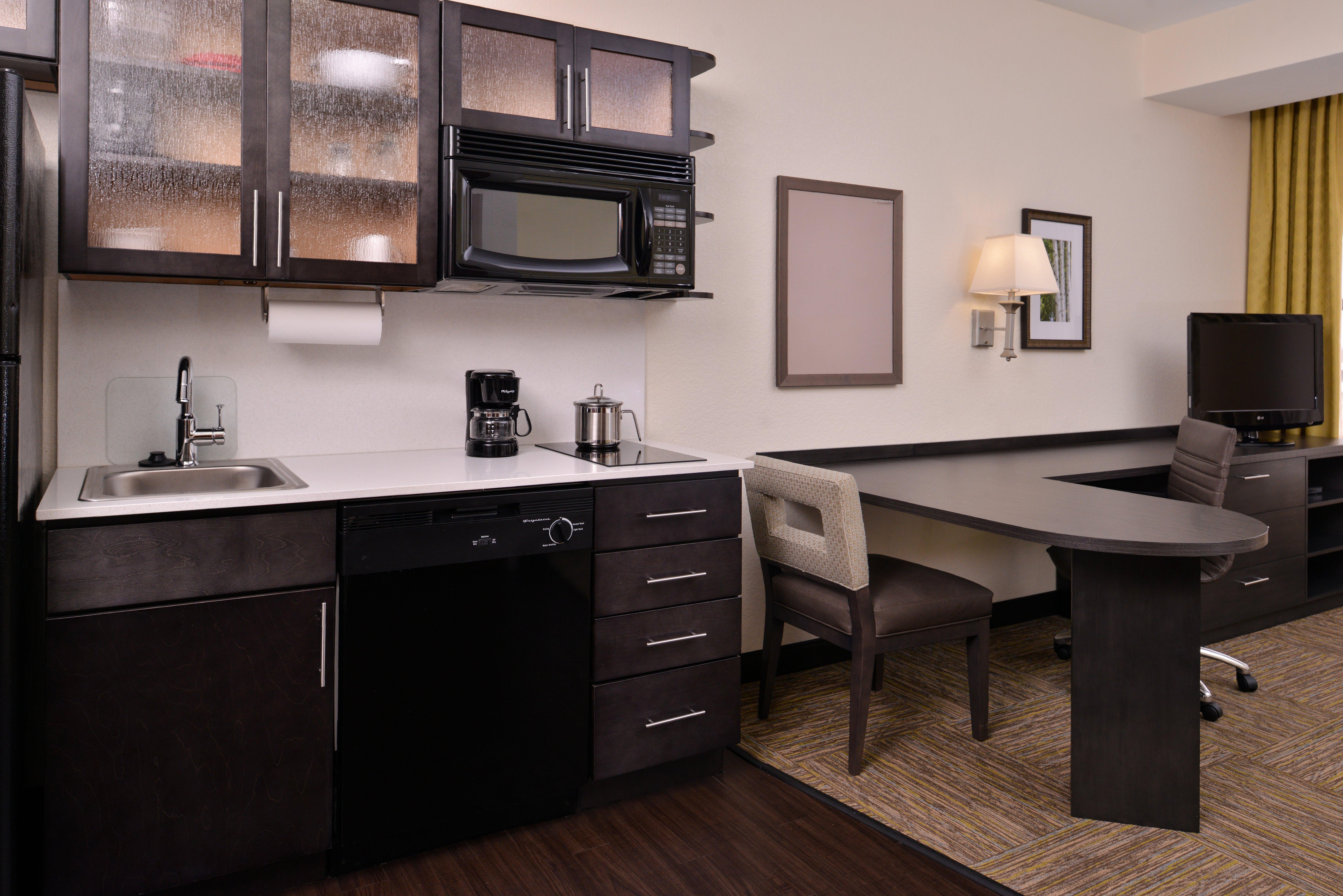 Candlewood Suites Terre Haute By Ihg Exterior photo