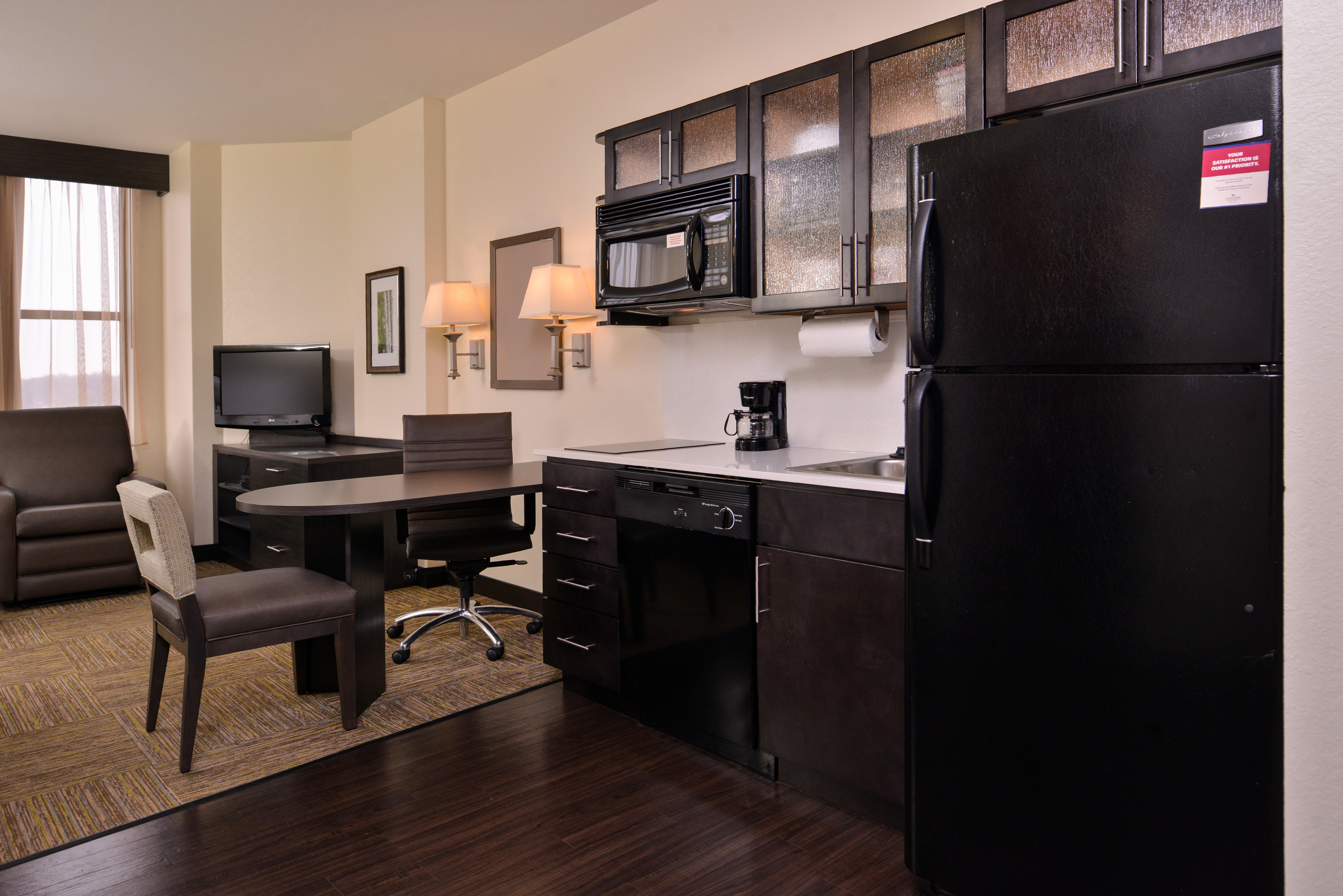 Candlewood Suites Terre Haute By Ihg Exterior photo