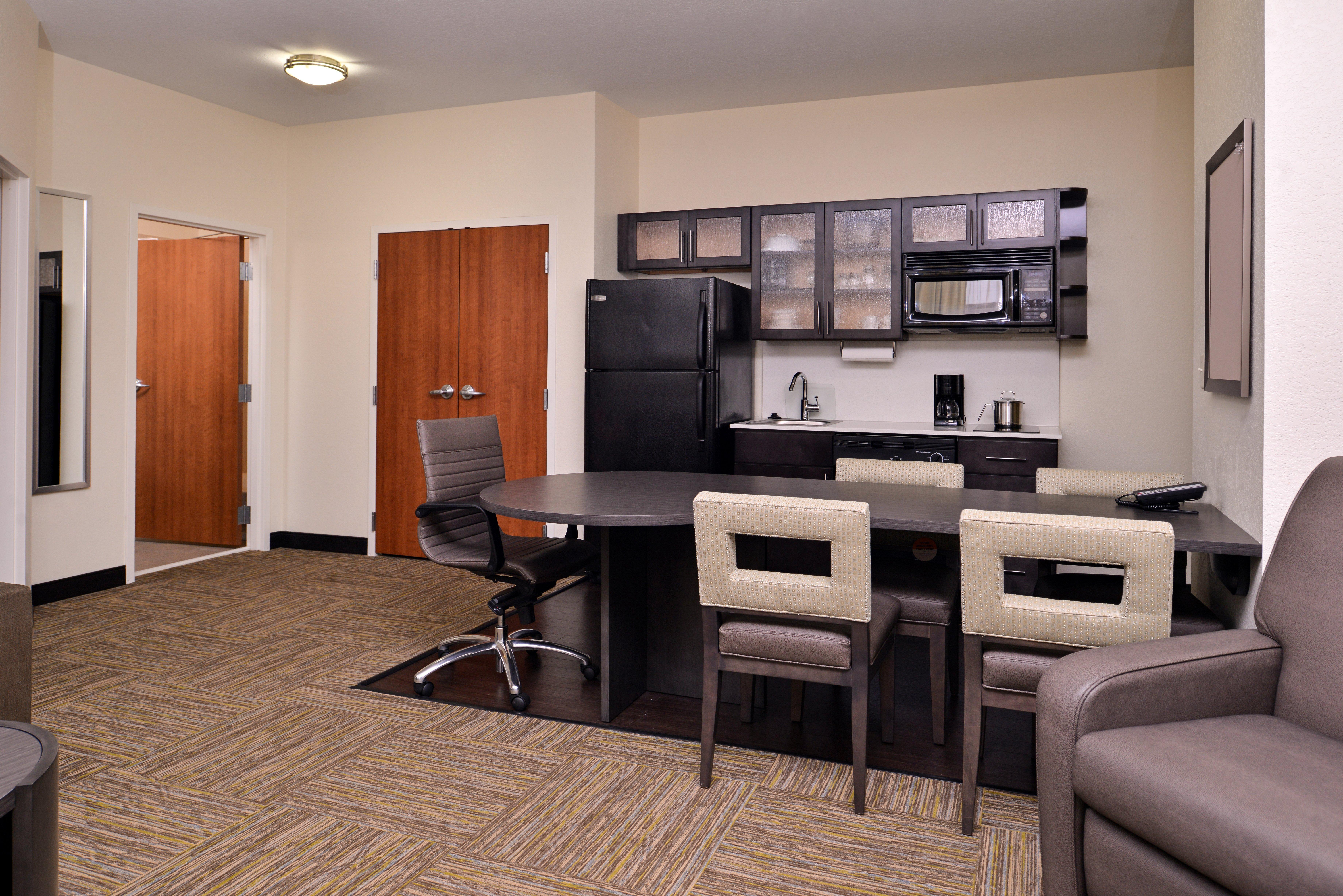 Candlewood Suites Terre Haute By Ihg Exterior photo